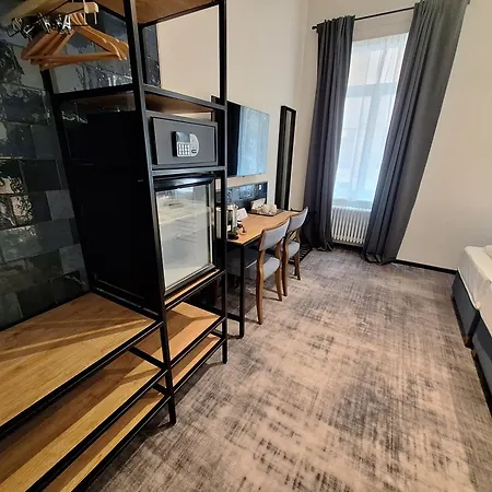 Hotel The 8 3*