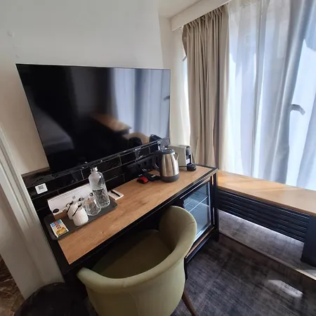 The 8 Hotel Budapeste